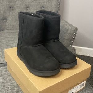 UGG Kids classic weather short black Boot